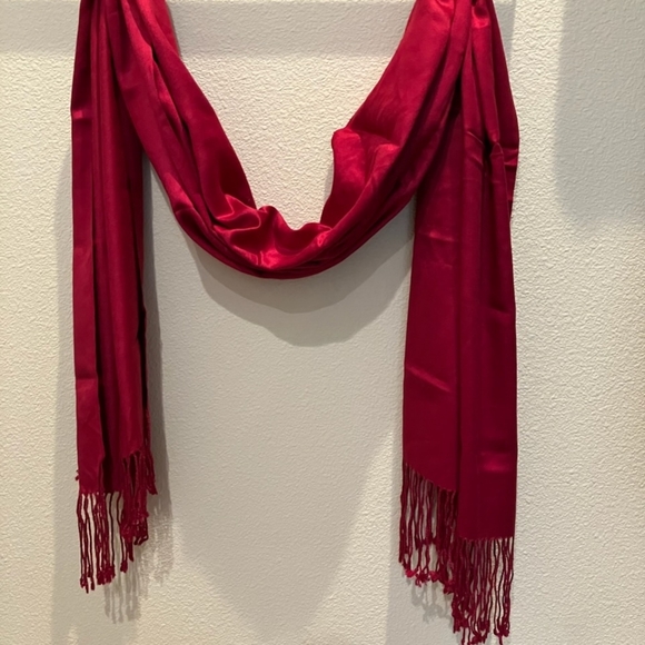 Red wrap - Picture 3 of 3